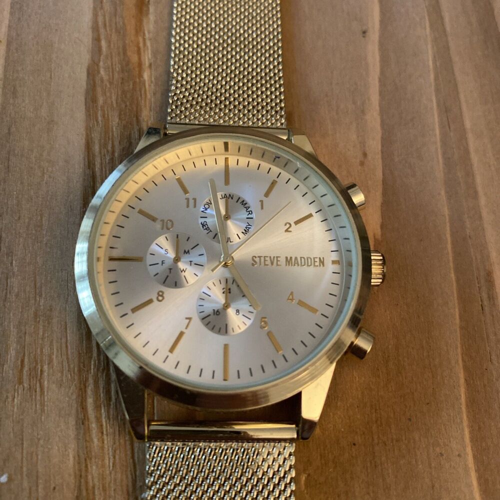 Steve Madden Watch Gold Tone New Battery